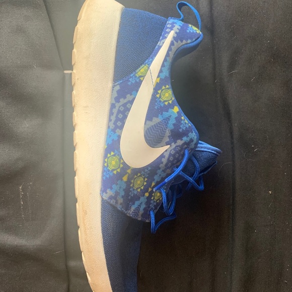 Nike Roshe - Picture 4 of 5